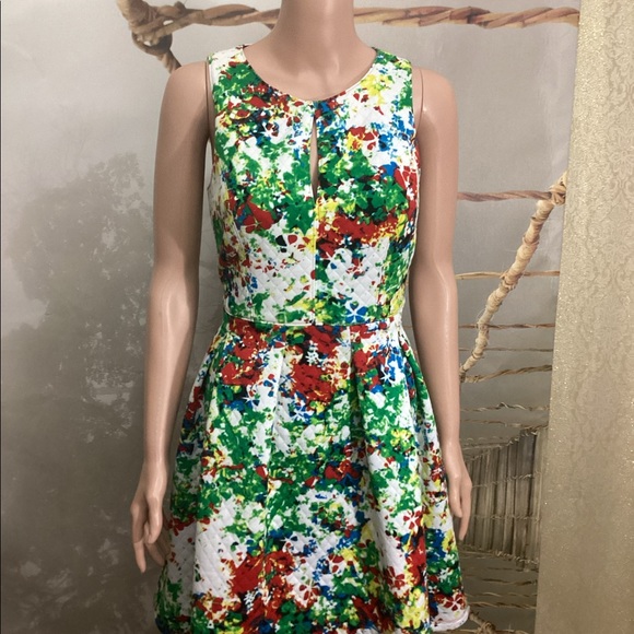 Dresses & Skirts - Floral casual Dress Red Green